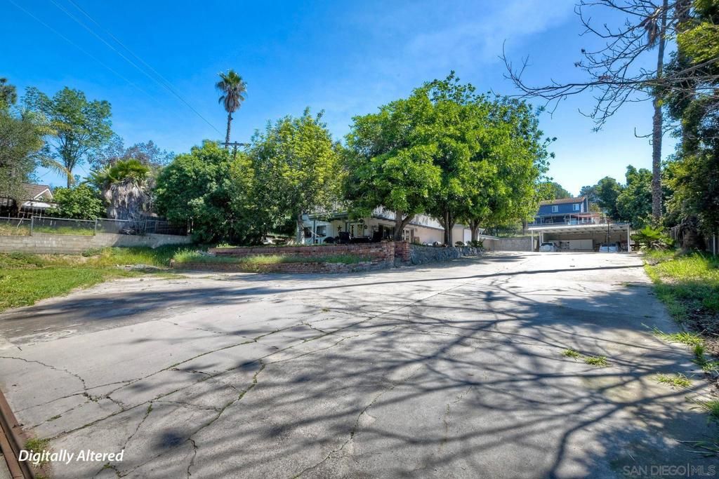 Photo of 820 Birch Avenue Ave, Escondido, CA 92027 (MLS # 260006262SD)