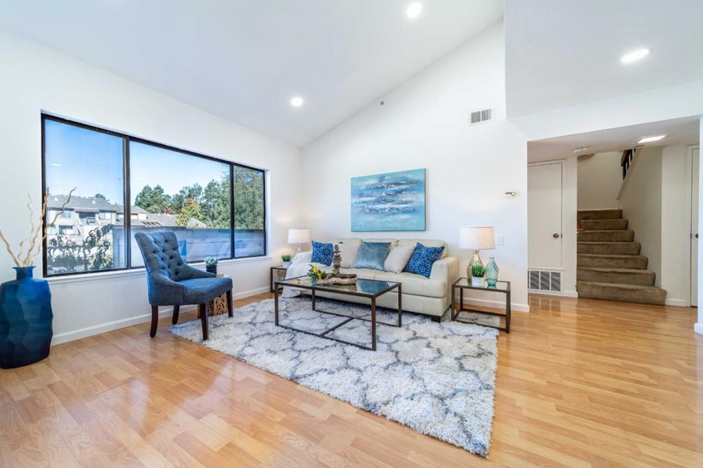 281 Hackamore