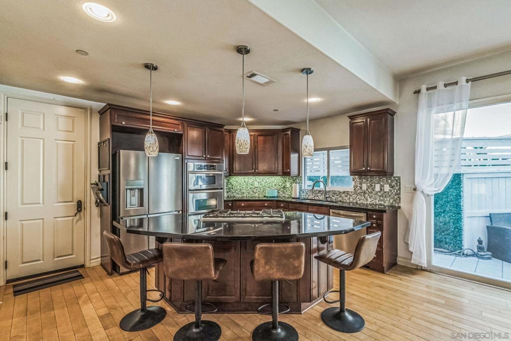505 N Cedros