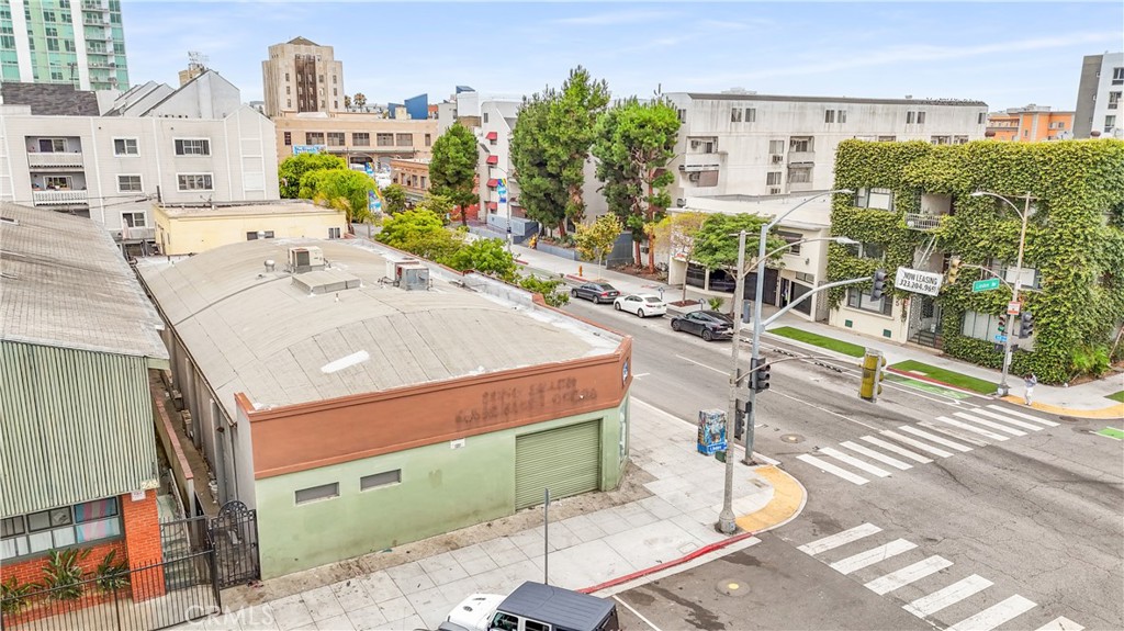 434 E 3rd Street