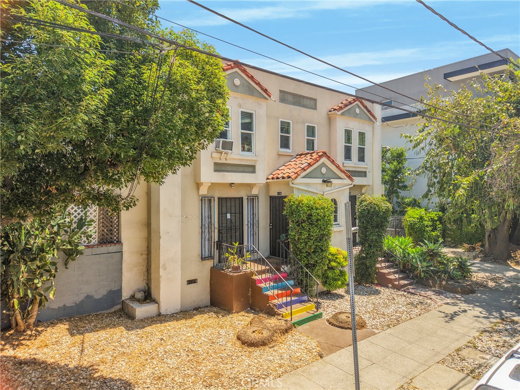 1180 Myra Avenue
