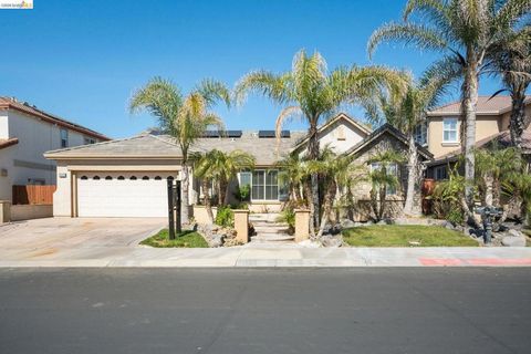 Photo of 6956 New Melones Cir Cir, Discovery Bay, CA 94505 (MLS # 41127309)