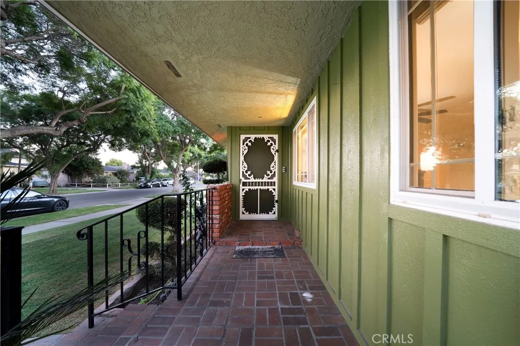 Lakewood, California 90712, United States, 5 Bedrooms Bedrooms, ,4 BathroomsBathrooms,Residential,Active,236630