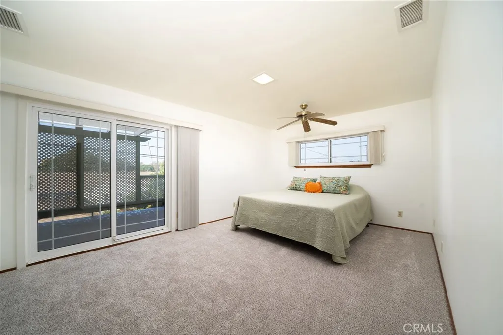 Lakewood, California 90712, United States, 5 Bedrooms Bedrooms, ,4 BathroomsBathrooms,Residential,Active,236630