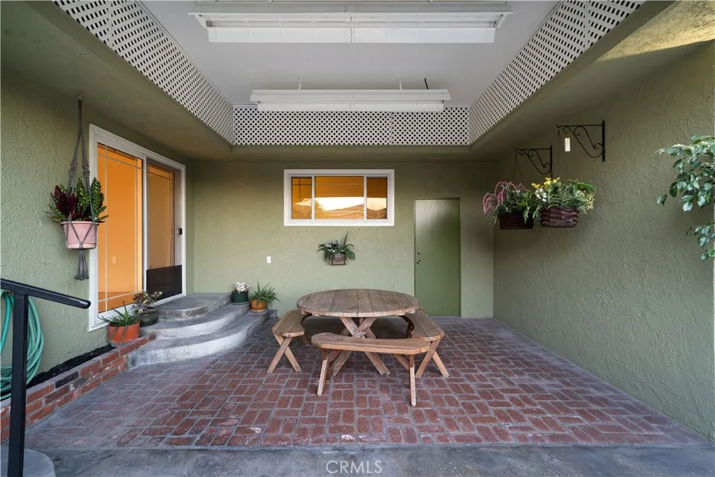 Lakewood, California 90712, United States, 5 Bedrooms Bedrooms, ,4 BathroomsBathrooms,Residential,Active,236630