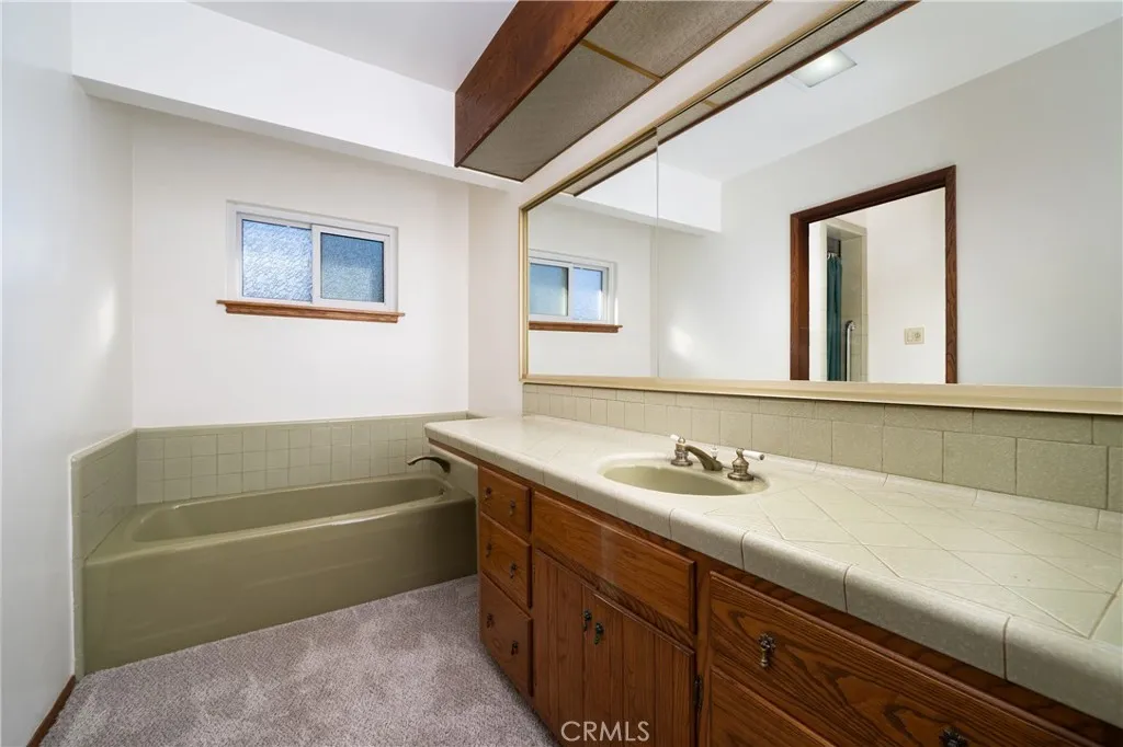 Lakewood, California 90712, United States, 5 Bedrooms Bedrooms, ,4 BathroomsBathrooms,Residential,Active,236630