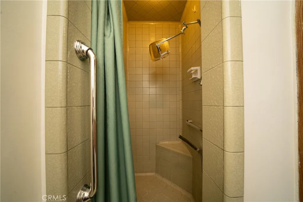 Lakewood, California 90712, United States, 5 Bedrooms Bedrooms, ,4 BathroomsBathrooms,Residential,Active,236630