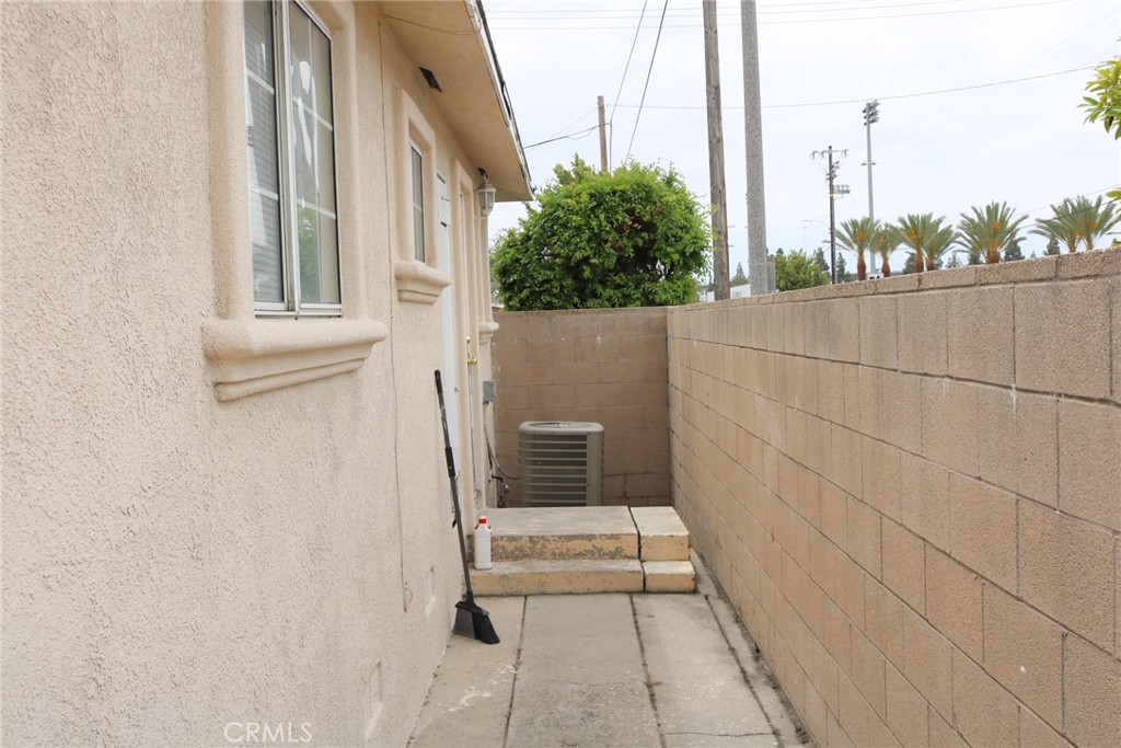 3641 W Oak Avenue