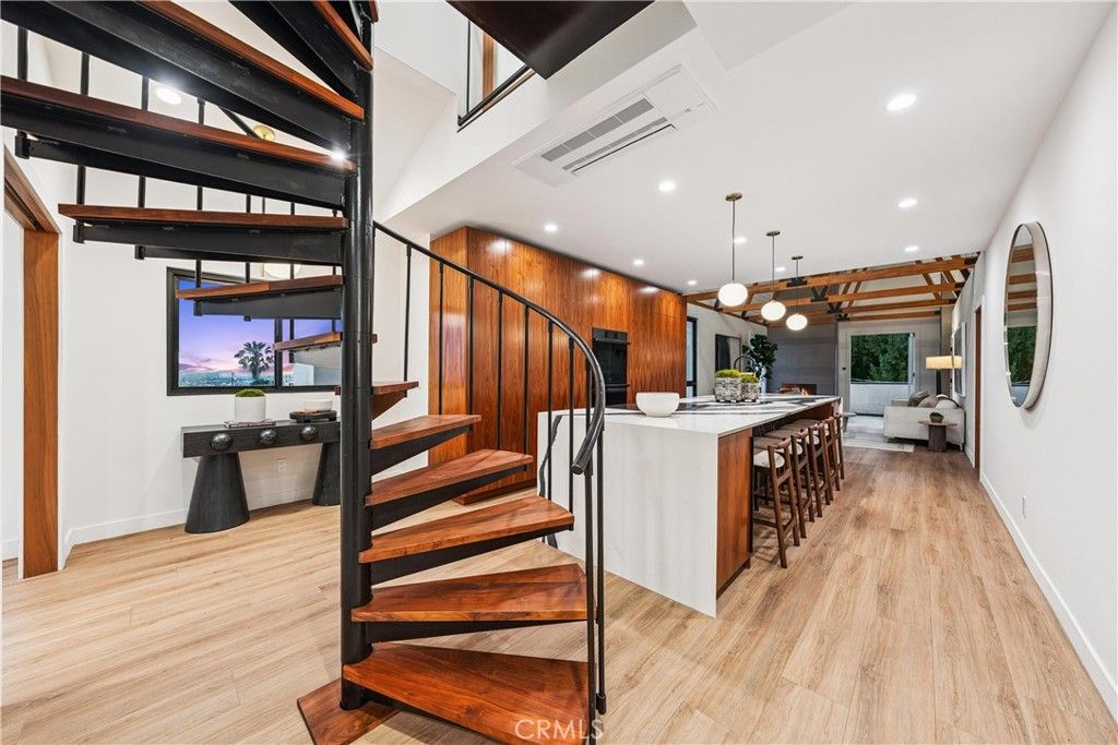 Photo of 1264 Ozeta Terrace #301, West Hollywood, CA 90069 (MLS # SR25172193)