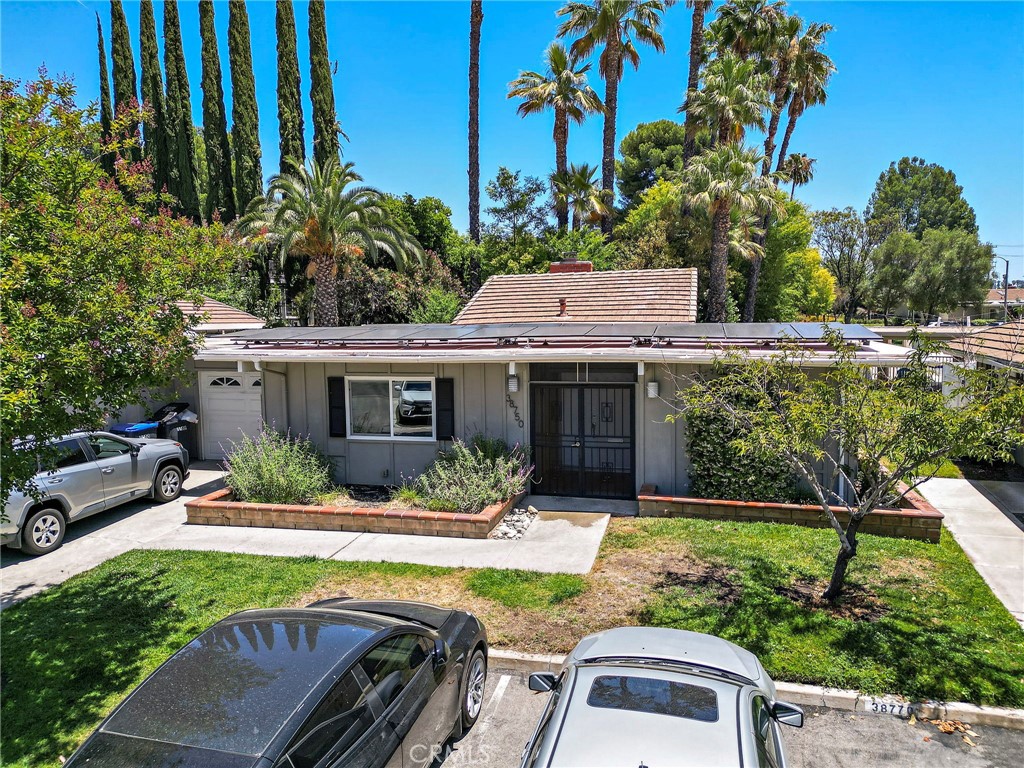 38750 Via Las Flores