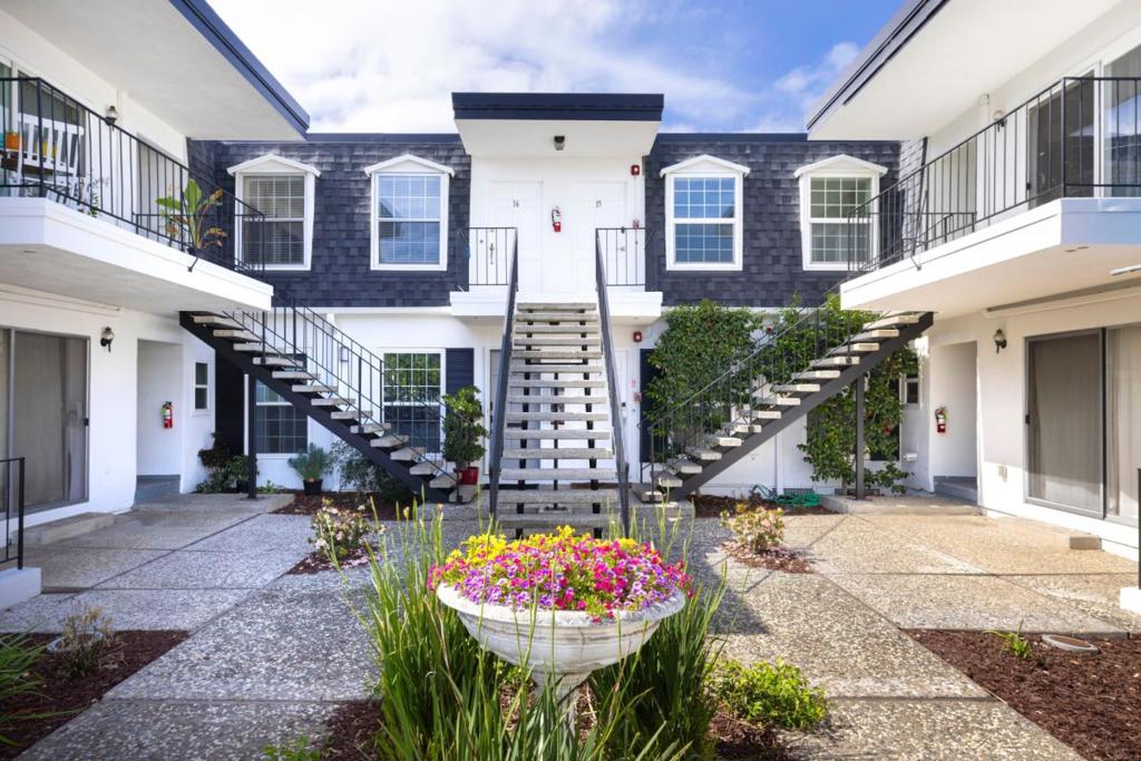 1915 Mount Vernon Court 15