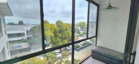 Photo of 4 Captain Dr Dr #E405, Emeryville, CA 94608 (MLS # 41106666)