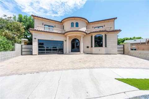 Photo of 6554 Ethel Avenue, Valley Glen, CA 91606 (MLS # GD26180567)