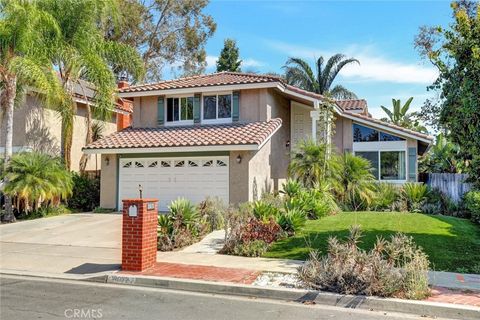 Photo of 21072 Paseo Verdura, Lake Forest, CA 92630 (MLS # SR25230906)