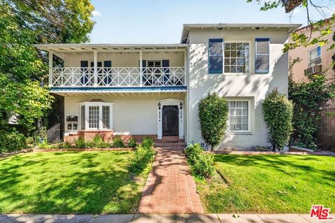 Photo of 9928 Robbins Drive, Beverly Hills, CA 90212 (MLS # 26831797)