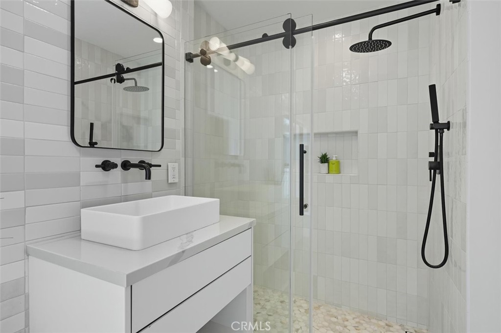 Linda Isle (LIND) - Residential