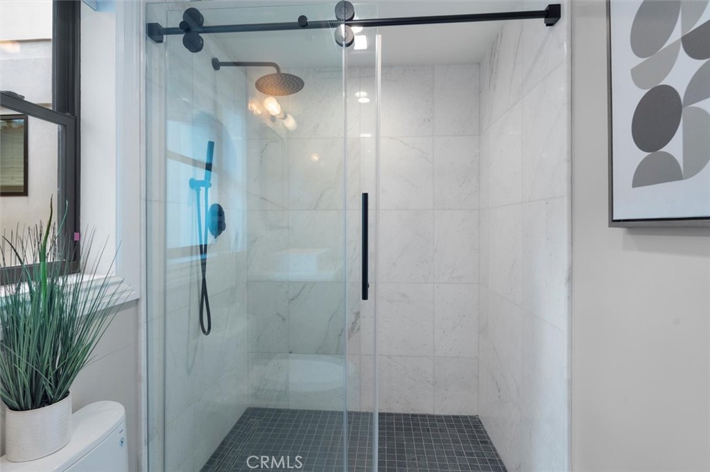 Linda Isle (LIND) - Residential