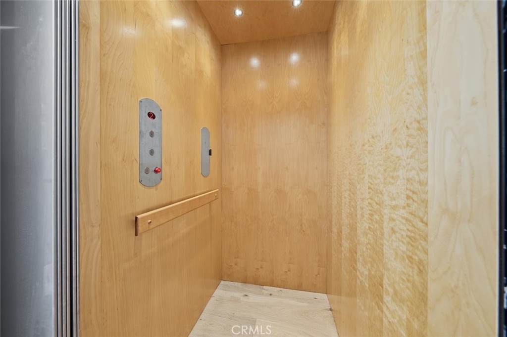 Linda Isle (LIND) - Residential