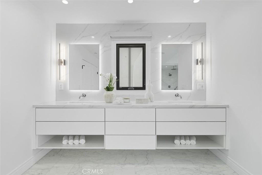 Linda Isle (LIND) - Residential