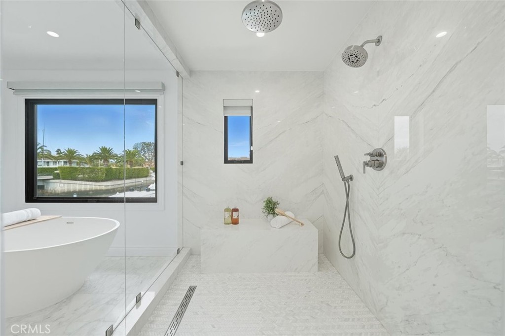 Linda Isle (LIND) - Residential