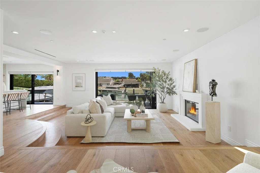 Linda Isle (LIND) - Residential