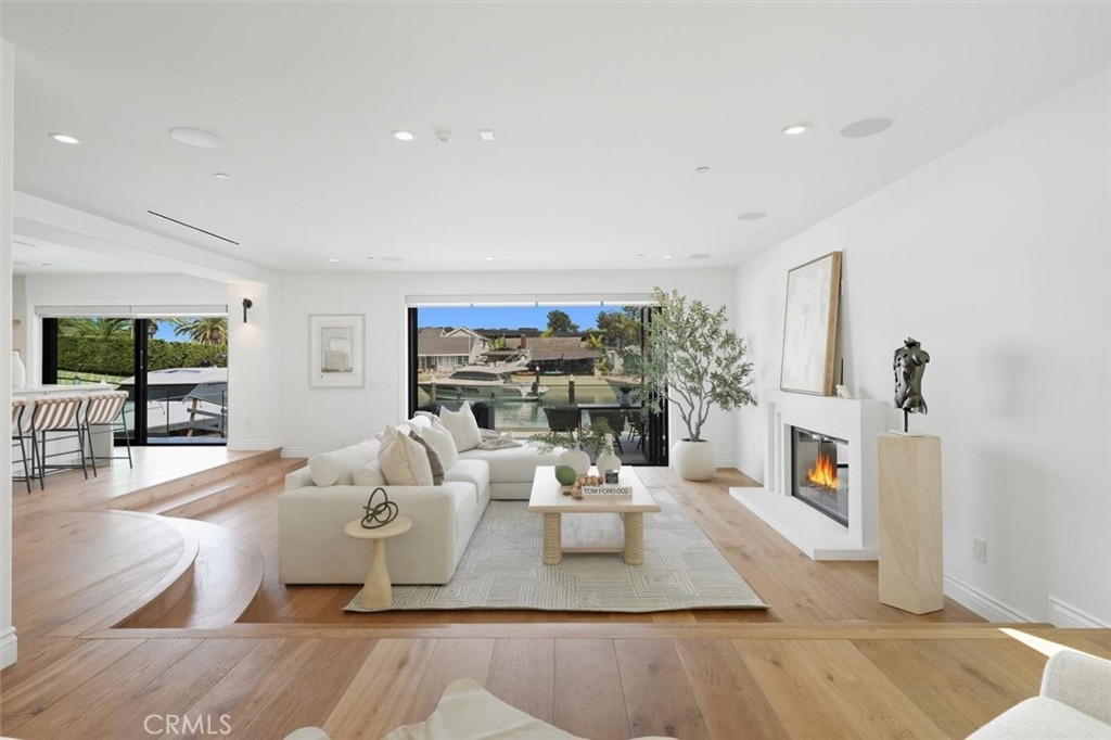 Linda Isle (LIND) - Residential