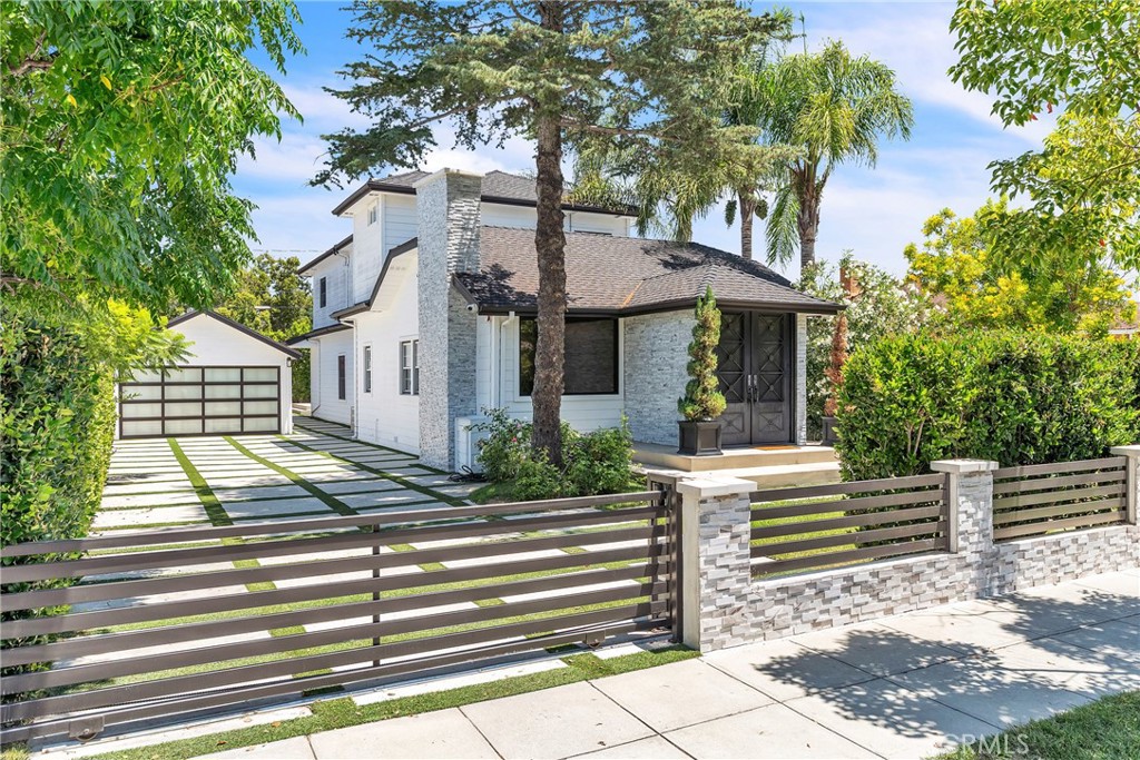 238 S Lincoln Street