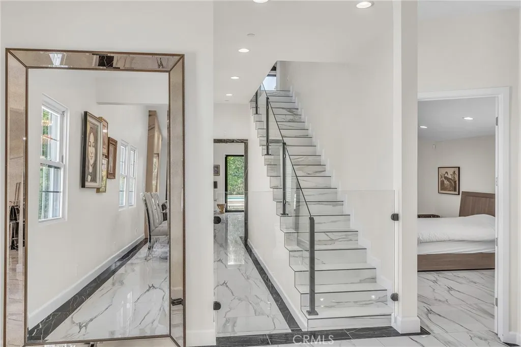 Burbank, California 91506, United States, 4 Bedrooms Bedrooms, ,5 BathroomsBathrooms,Residential,Active,183372