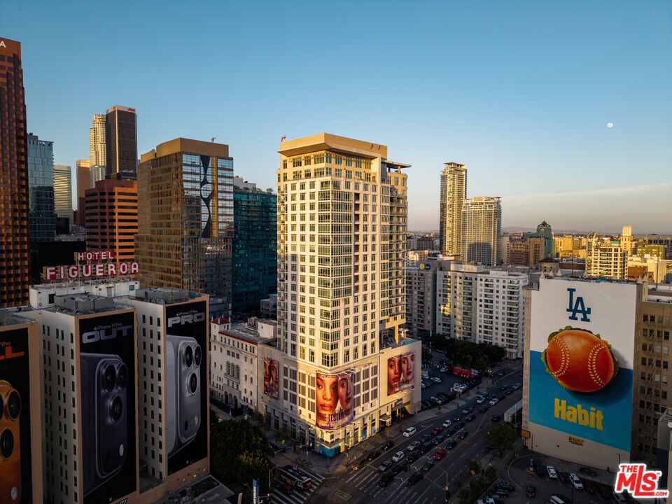 Photo of 717 W Olympic Boulevard #2501, Los Angeles, CA 90015 (MLS # 26104433)