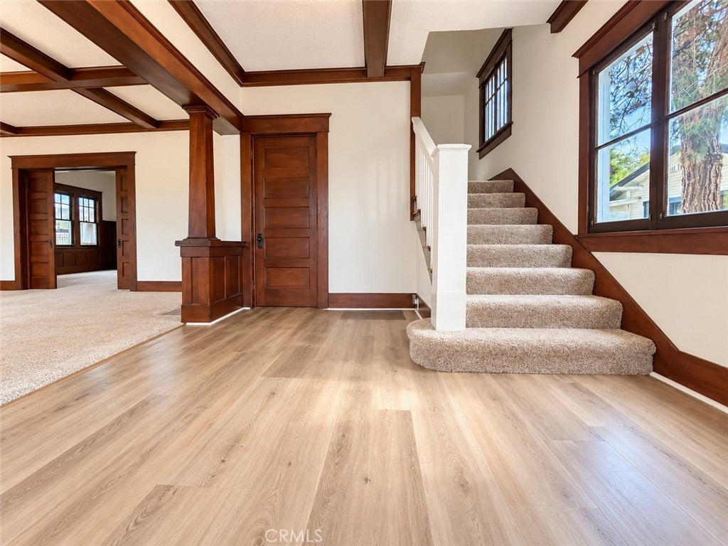 409 E Columbia