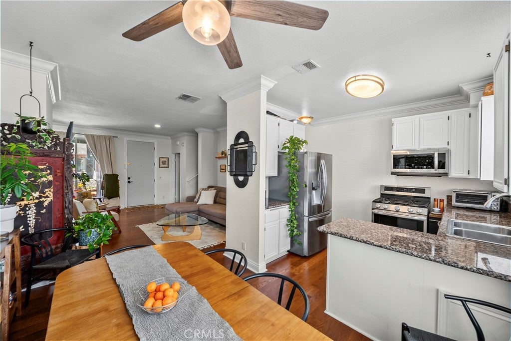 13901 Olive View Lane 27