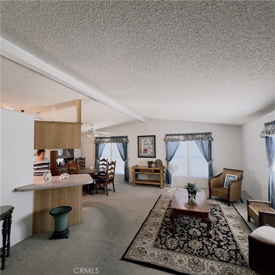 35 Maple Via