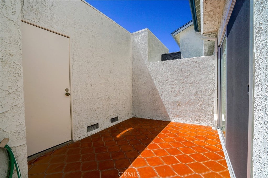 19231 Sherman Way 25