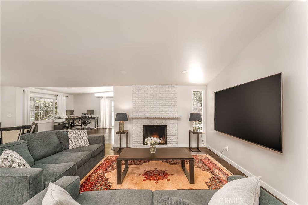 Photo of 5708 Mcdonie Avenue, Woodland Hills, CA 91367 (MLS # SR26143233)
