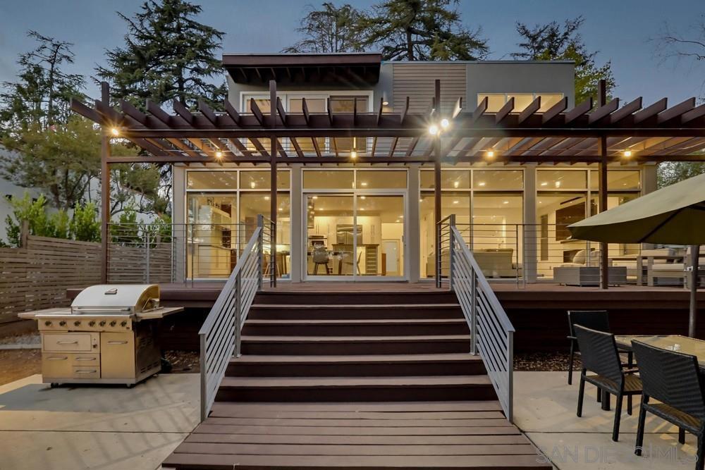 1306 Salisbury Rd RD, La Canada Flintridge CA 91012