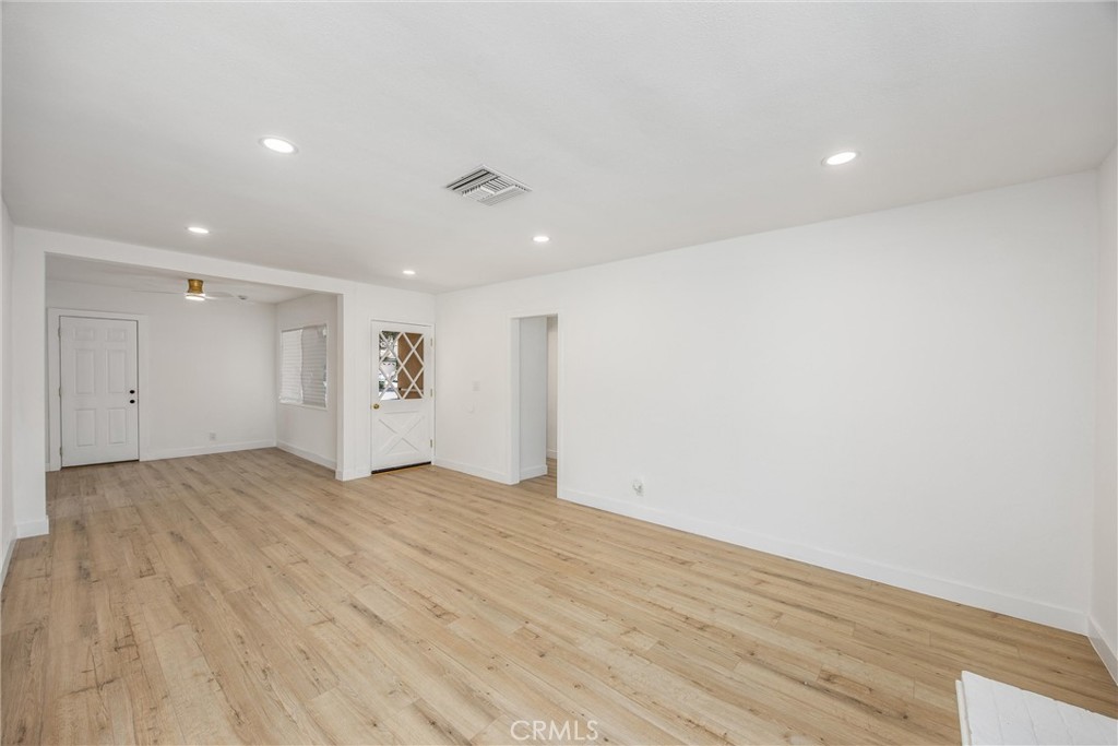 634 E Pioneer