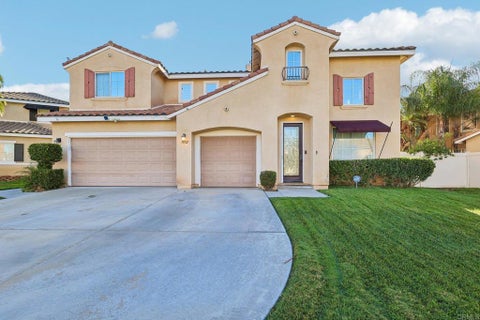 Photo of 39921 Banyan Street, Murrieta, CA 92563 (MLS # PTP2607914)
