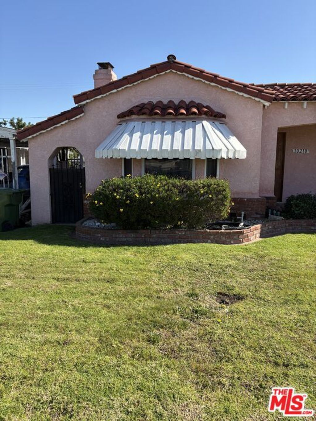 Photo of 10210 S Manhattan Place, Los Angeles, CA 90047 (MLS # 26652295)