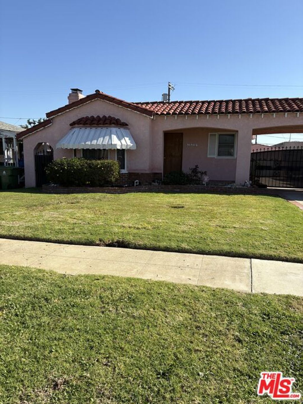 Photo of 10210 S Manhattan Place, Los Angeles, CA 90047 (MLS # 26652295)