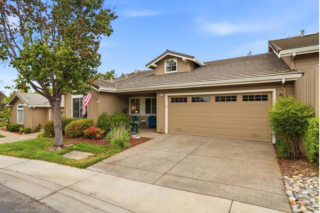 8803 Grape Wagon Circle