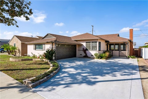 Photo of 11619 Tarron Avenue, Hawthorne, CA 90250 (MLS # SB26225009)