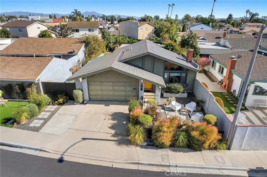 Photo of 3318 Wyoming Circle, Costa Mesa, CA 92626 (MLS # PW26071910)