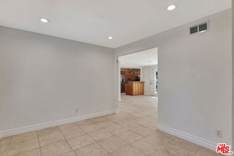 Tiny photo for 6421 Franrivers Avenue, West Hills, CA 91307 (MLS # 26841027)