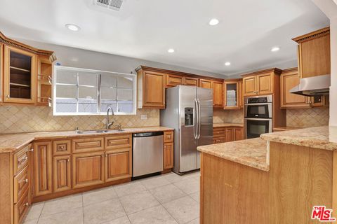 Tiny photo for 6421 Franrivers Avenue, West Hills, CA 91307 (MLS # 26841027)