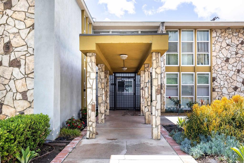 Properties 4 19344 Wyandotte Street