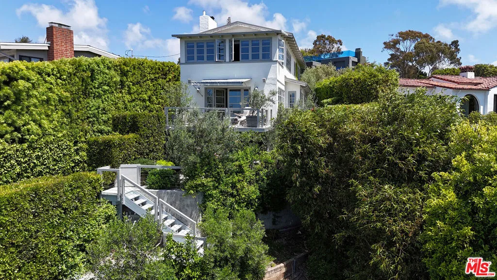 Santa Monica, California 90402, United States, 2 Bedrooms Bedrooms, ,3 BathroomsBathrooms,Residential,Active,138085 Santa Monica, California 90402, United States, 2 Bedrooms Bedrooms, ,3 BathroomsBathrooms,Residential,Active,138085