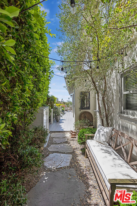 271 Amalfi Drive