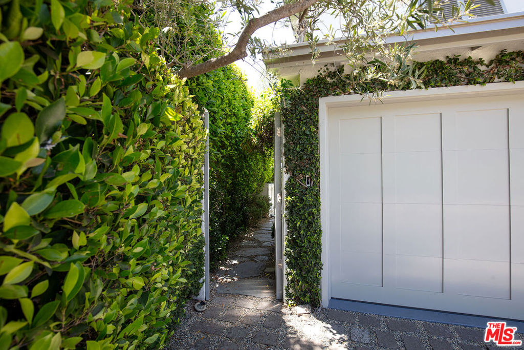 271 Amalfi Drive
