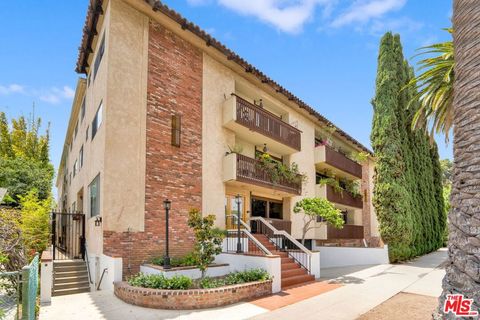 Photo of 1114 12th Street #103, Santa Monica, CA 90403 (MLS # 26642585)