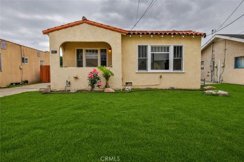 Photo of 9526 Walnut St, Bellflower, CA 90706 (MLS # RS26086142)